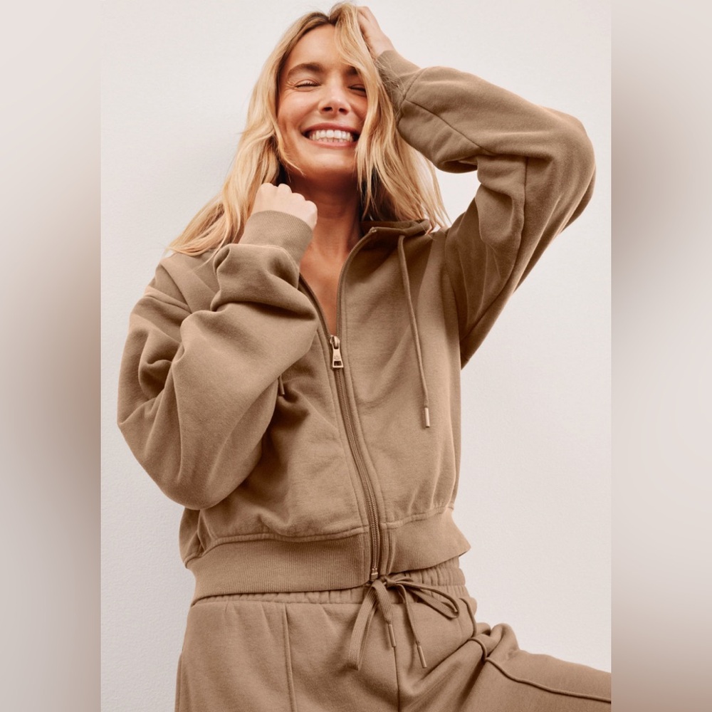 NWOT Beyond Yoga LuxeFleece Zip-Up Hoodie - Desert Sand Sz Small